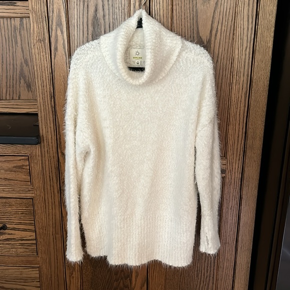 Cozy White Turtleneck Sweater - Picture 2 of 5